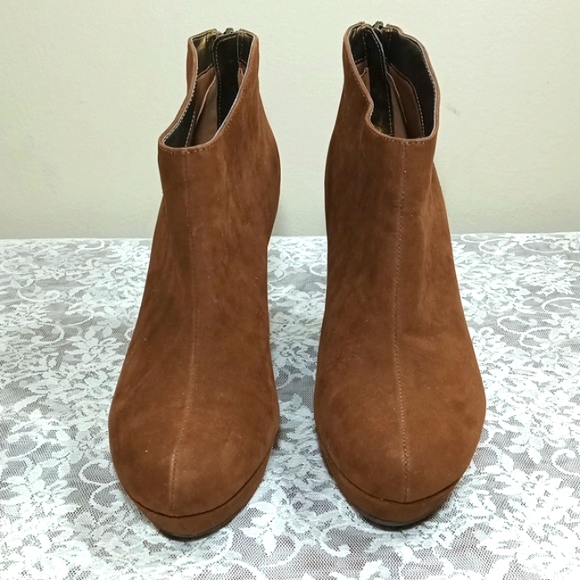 Worthington Brown Suede Women Ankle Boots Size 7 M - Picture 3 of 17